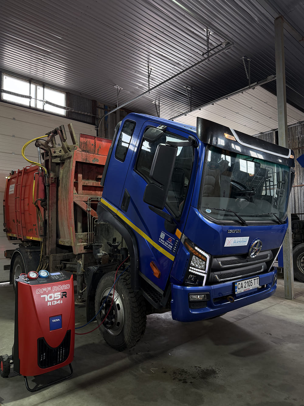 Заправка кондиціонера вантажного автомобіля фреоном R134a